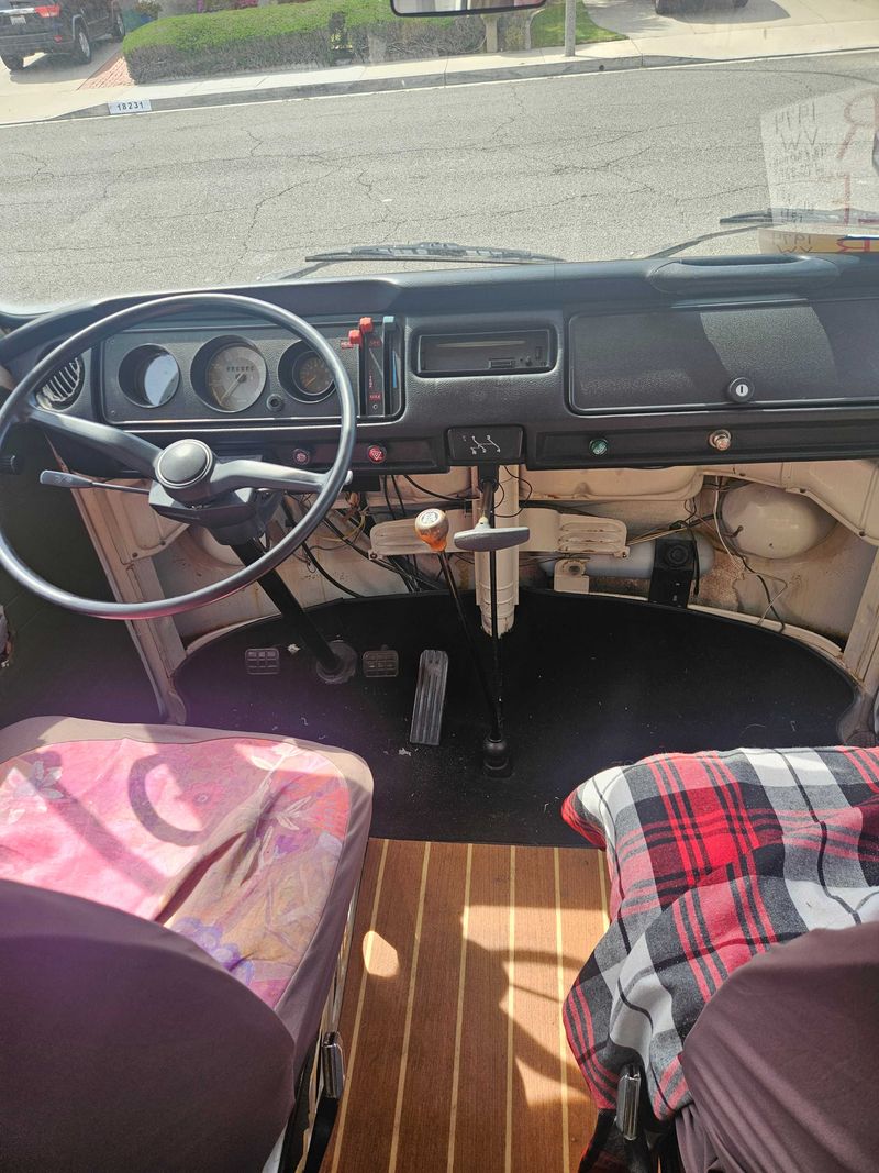 Picture 5/7 of a 1974 VW Riviera Camper Van for sale in Fountain Valley, California