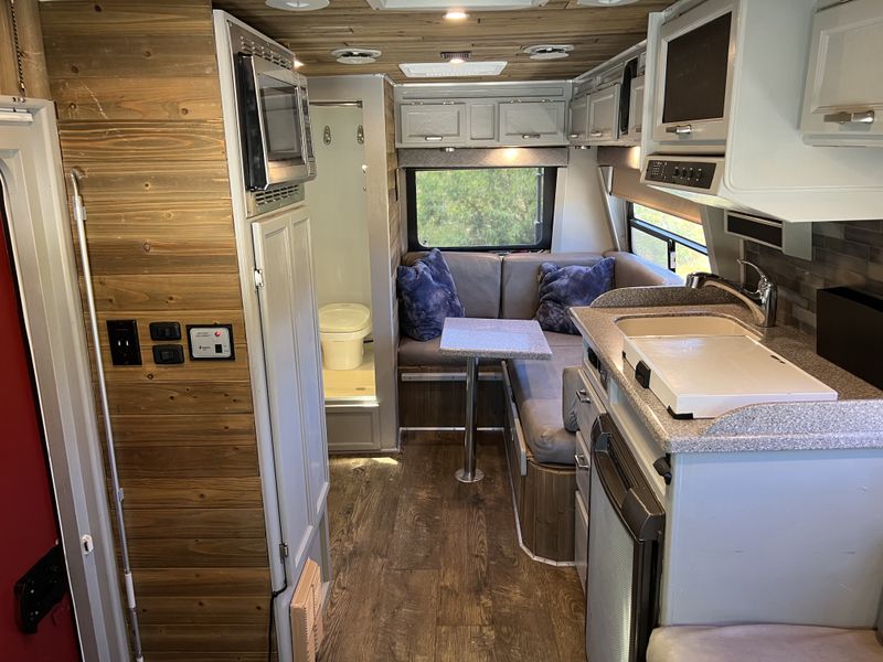 Picture 5/18 of a 2000 Coachman Starflyte, complete new build for sale in Cave Creek, Arizona