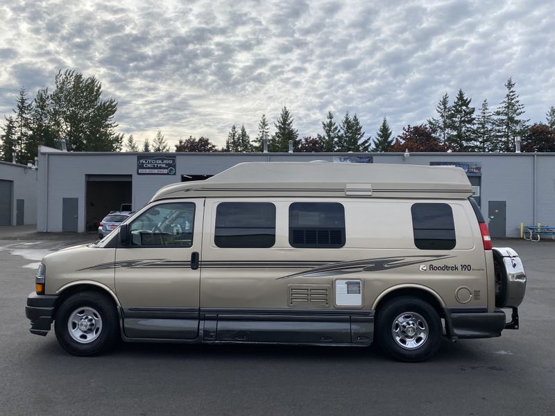 Picture 2/21 of a 2007 Road Trek 190 Versatile CamperVan for sale in Troutdale, Oregon