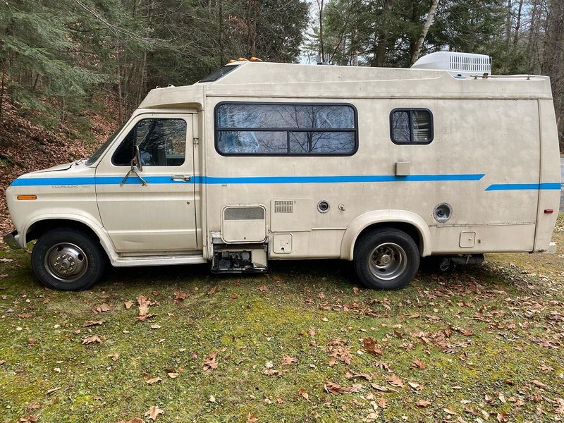 Picture 1/7 of a 1989 Champion TransVan (all fiberglass) for sale in Hartland, Vermont