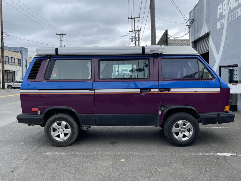 Picture 3/12 of a 1989 Volkswagen Vanagon (Westfalia) for sale in Seattle, Washington