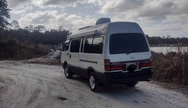 Picture 4/13 of a 1997 Toyota Hiace full time 4wd for sale in Malabar, Florida