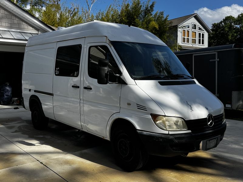Picture 2/19 of a 2006 Mercedes-Benz sprinter 2500 cargo high roof w/144" wb for sale in Green Cove Springs, Florida