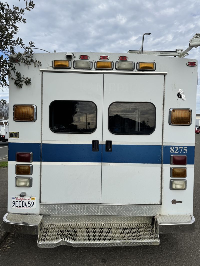 Picture 3/14 of a 2006 Ford E350 Ambulance Camper for sale in Mendocino, California