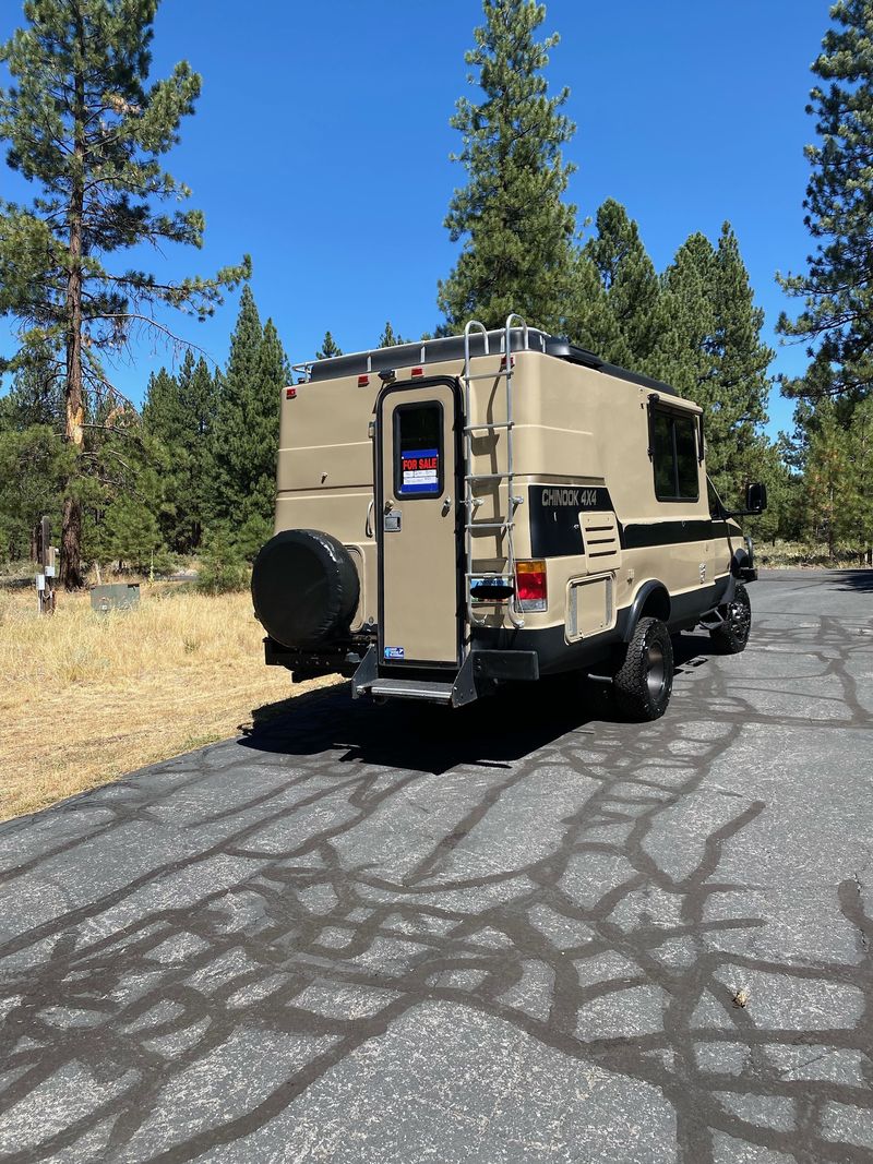 Picture 3/10 of a 1995 Chinook Premier 4x4 for sale in Truckee, California