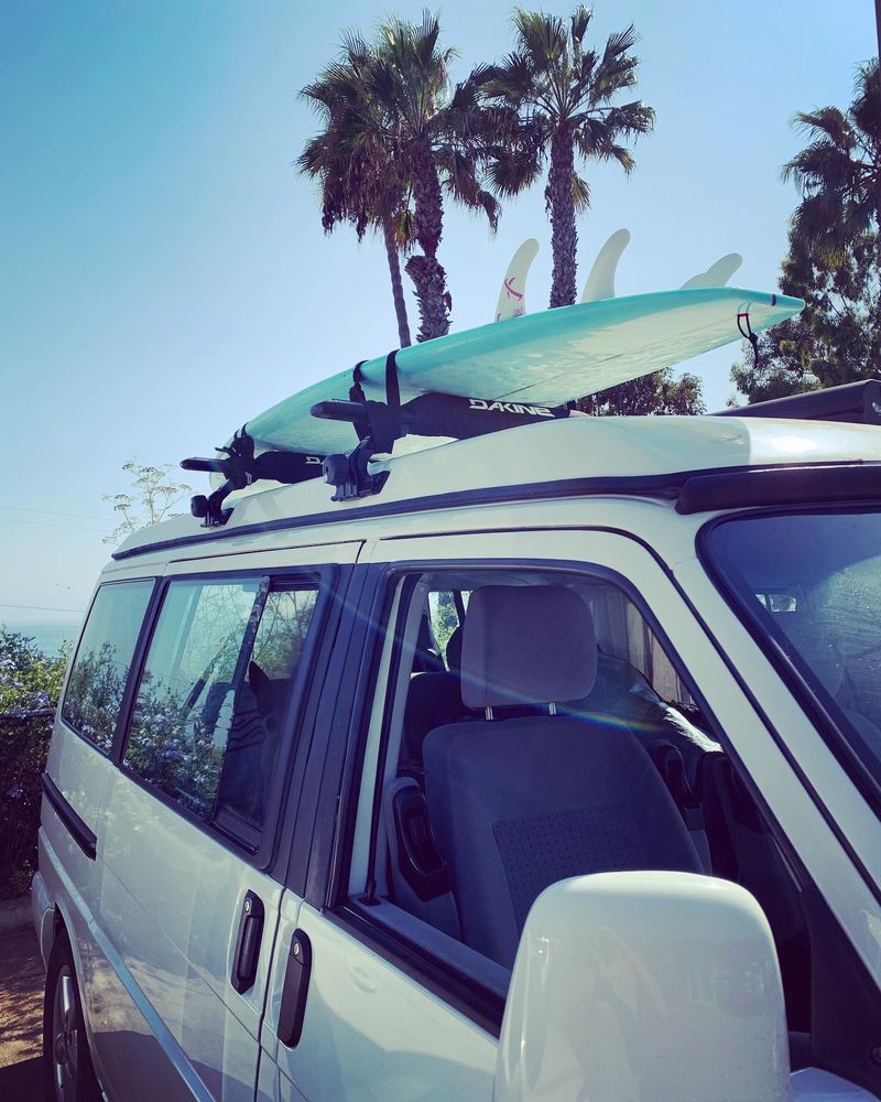 Picture 2/25 of a VW Eurovan MV Weekender 2003 (white/gray) for sale in Manhattan Beach, California