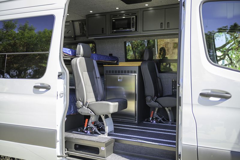 Picture 4/20 of a 2024 Mercedes-Benz Sprinter 144 AWD for sale in Carlsbad, California