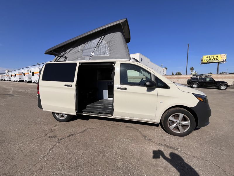 Picture 5/24 of a Mercedes-Benz Metris Camper 2022 for sale in Carson, California