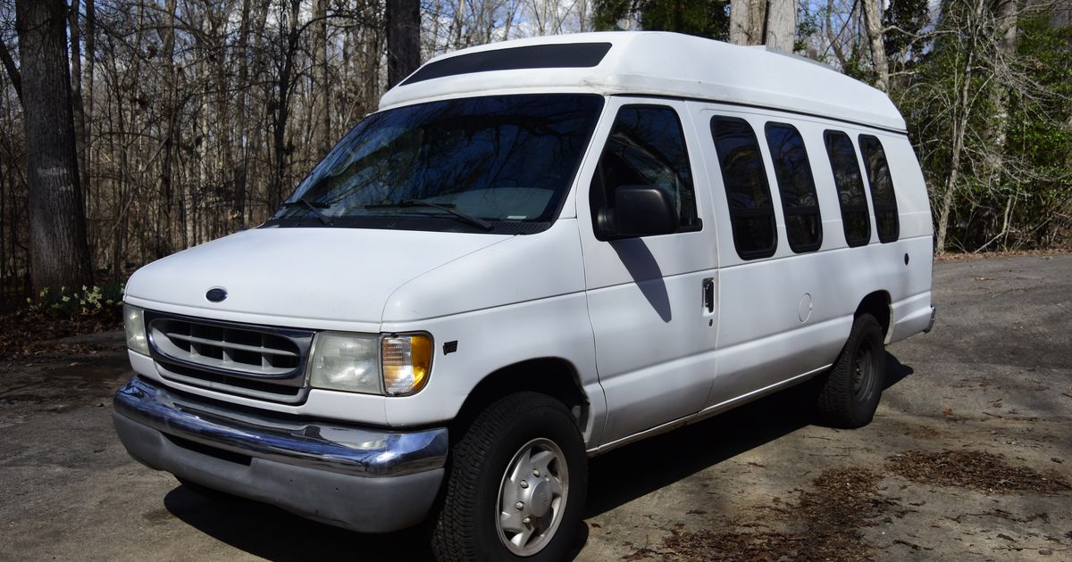 Camper Van For Sale: 2001 Ford E250 Camper Van in Athens, Georgia