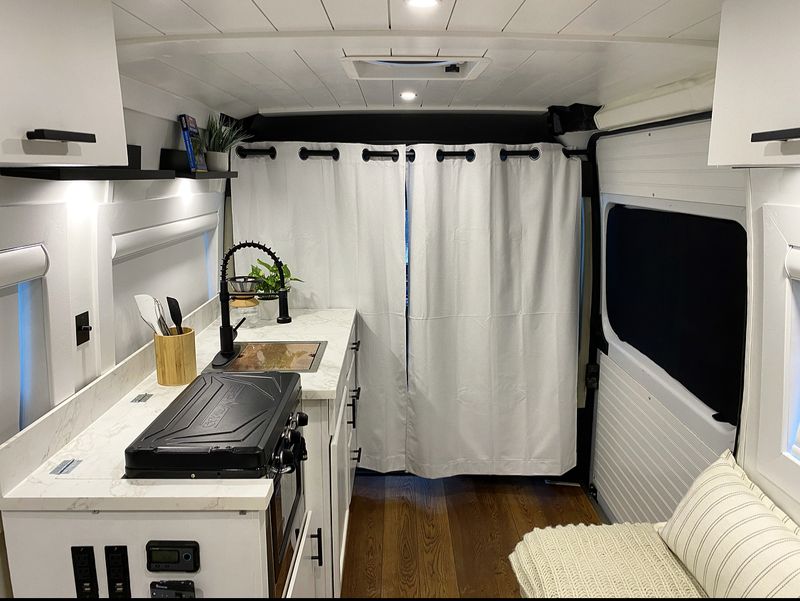Picture 4/19 of a 2018 Ram PROMASTER 2500 159 for sale in Oxnard, California