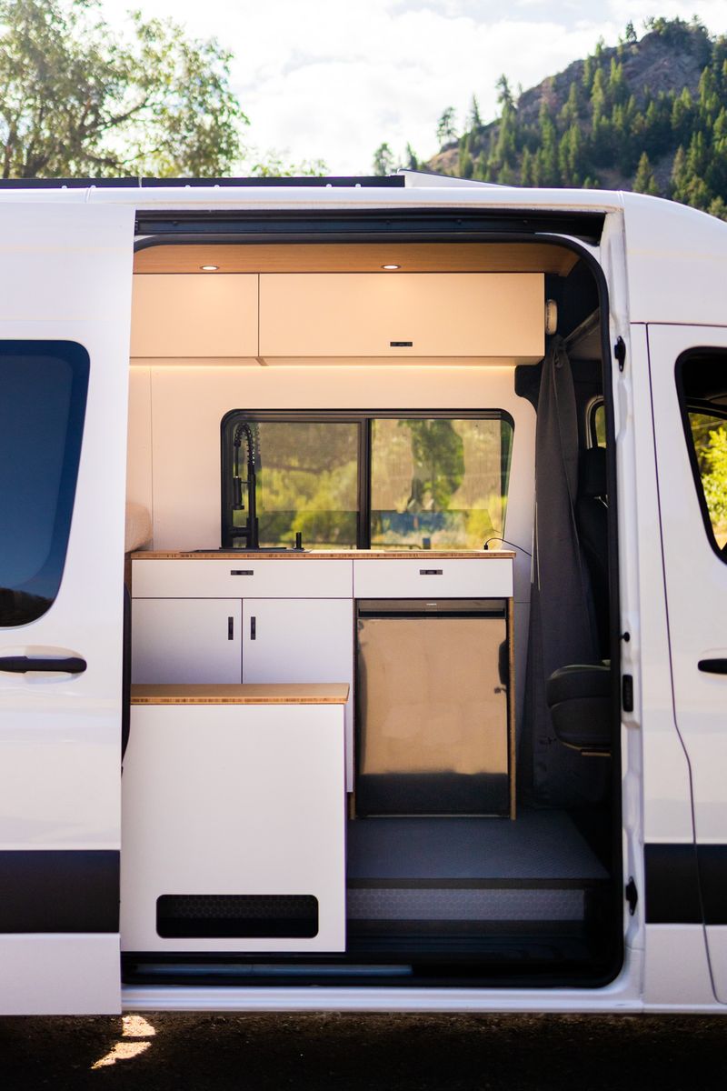 Picture 4/14 of a 2022 Mercedes Sprinter for sale in Boulder, Colorado