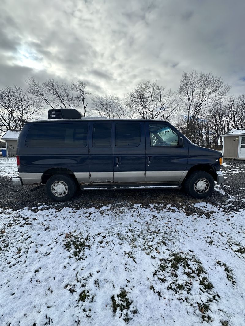 Picture 5/23 of a 2002 Ford Ecoline E150 Camper van  for sale in Churubusco, Indiana