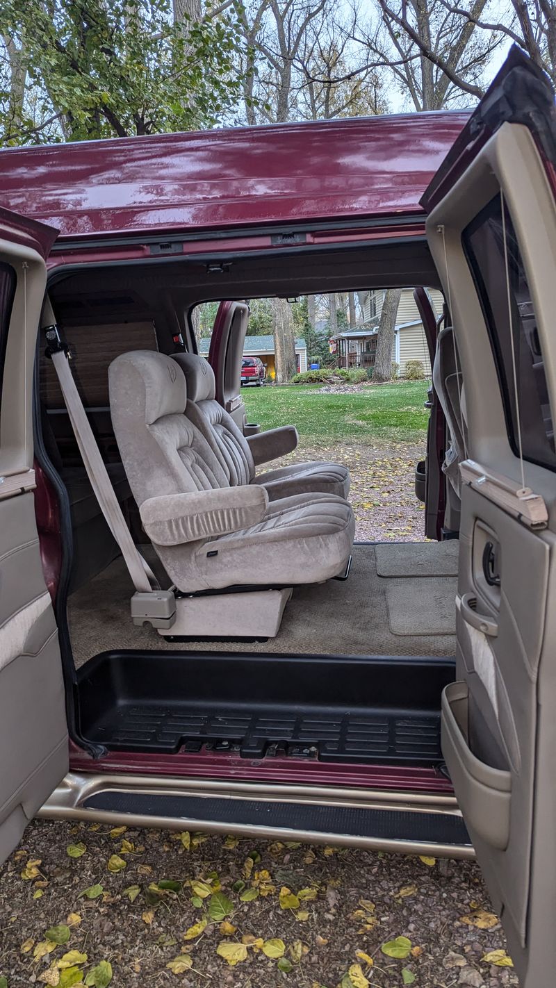 Picture 3/18 of a GMC AWD Savanna for sale in Arvada, Colorado