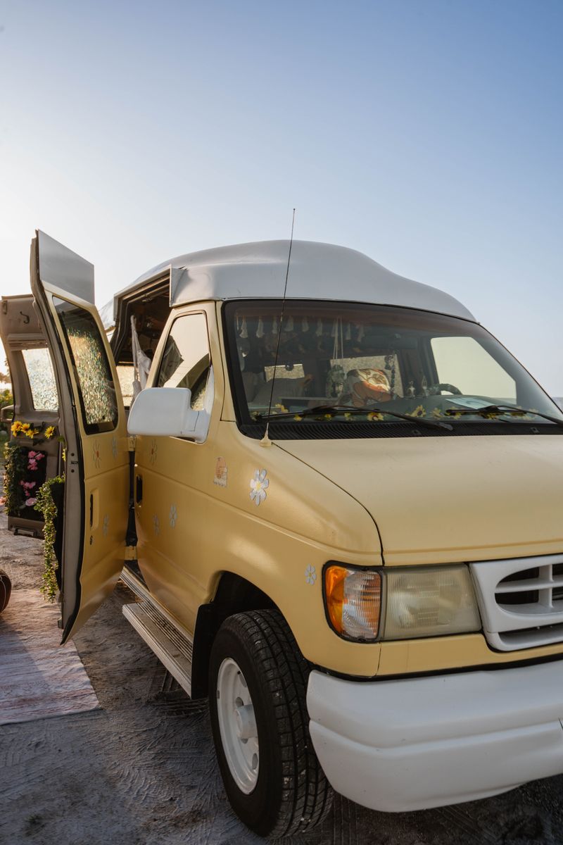 Picture 5/32 of a 🌻Florida Van LifeCo. 2002 Sunflower Love Van 💕☮️ for sale in Saint Petersburg, Florida
