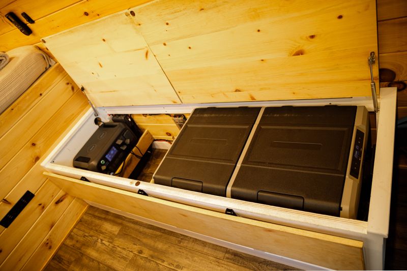 Picture 4/9 of a 2019 Mercedes Benz Sprinter for sale in Saint Ignatius, Montana