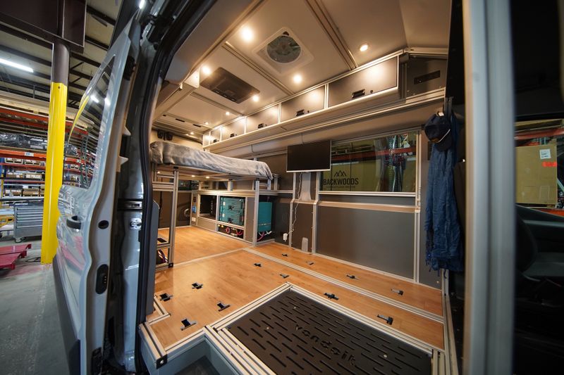 Picture 1/25 of a MOOV Skye MPEL3 – The Ultimate Off-Grid for sale in Blue Springs, Missouri