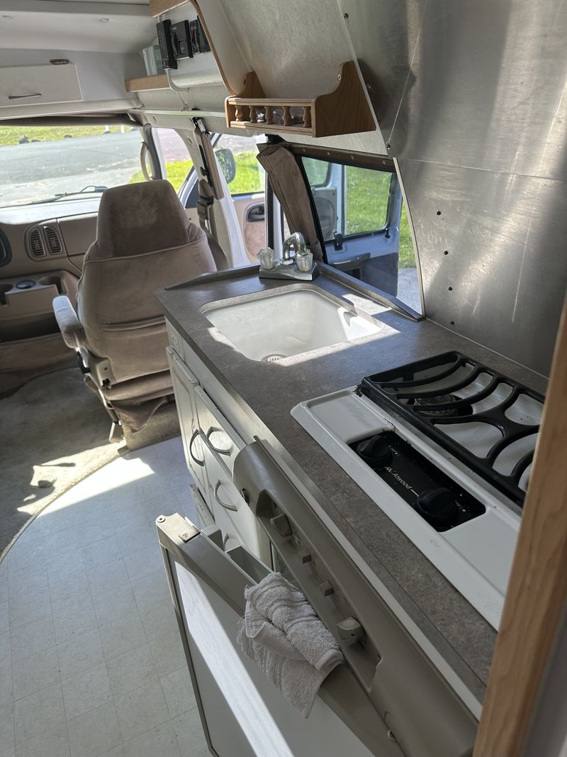 Picture 3/7 of a 2002 Pleasureway campervan for sale in Ballston Lake, New York