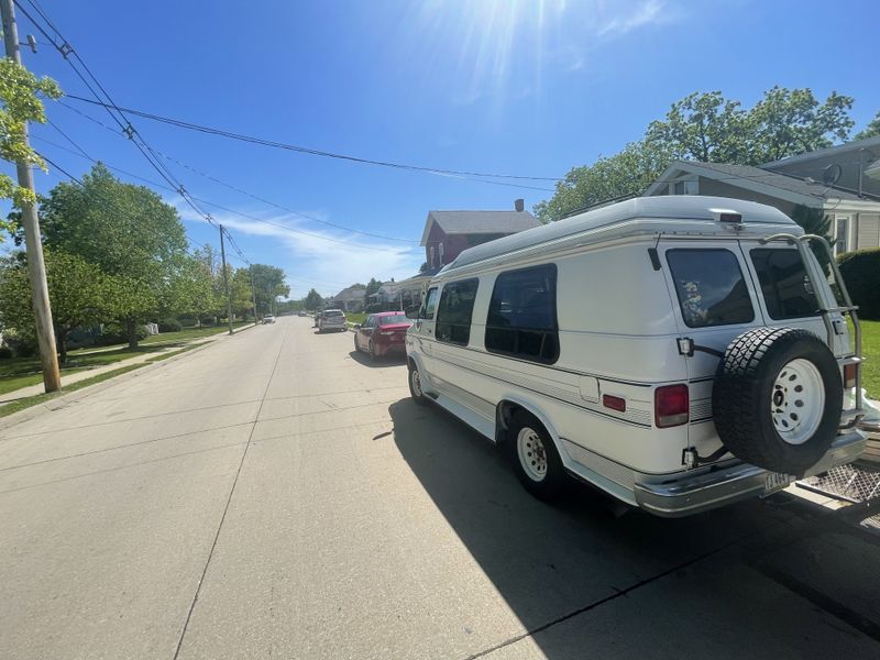 Picture 4/5 of a 1994 Gmc vandura g20 se series for sale in Dubuque, Iowa