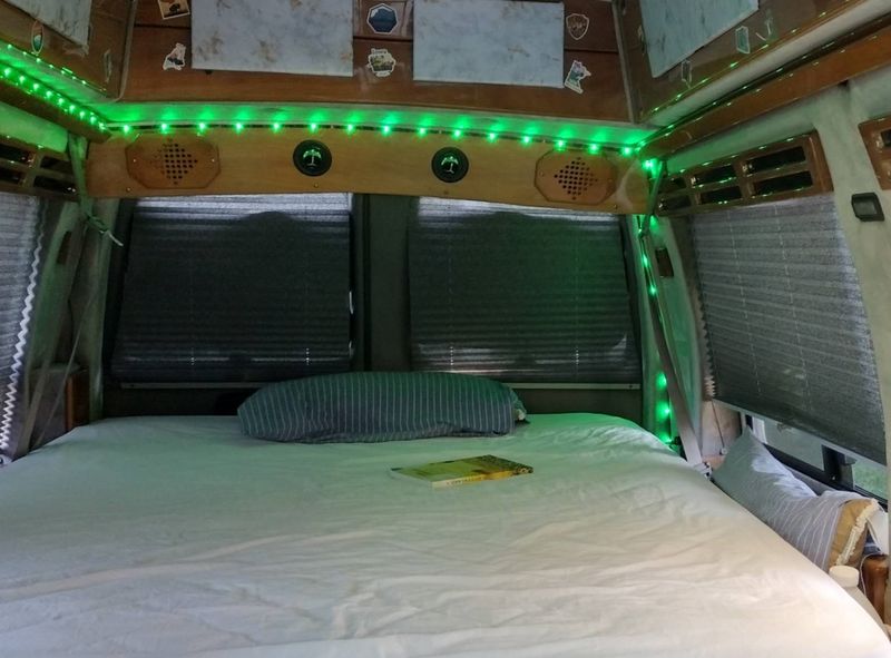 Picture 2/23 of a 1996 GMC Savana "The American Road" Special Edition for sale in Franklin Park, New Jersey