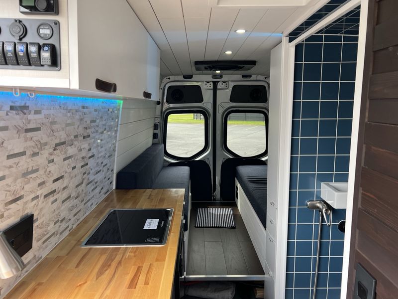 Picture 2/16 of a Mercedes Sprinter 2019 Custom Build for sale in Chicago, Illinois