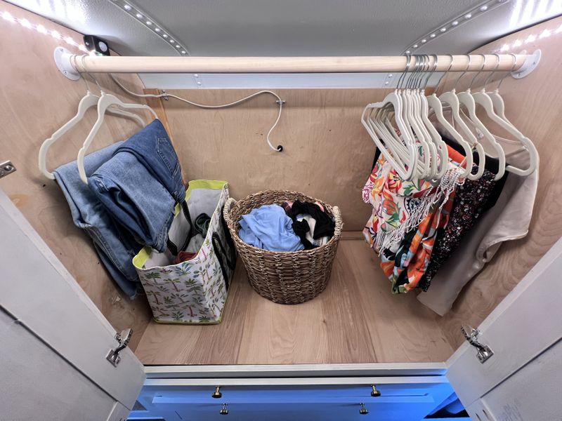 Picture 4/42 of a Beautiful and built!! 2002 Freightliner Converted Skoolie for sale in Saint Michaels, Maryland