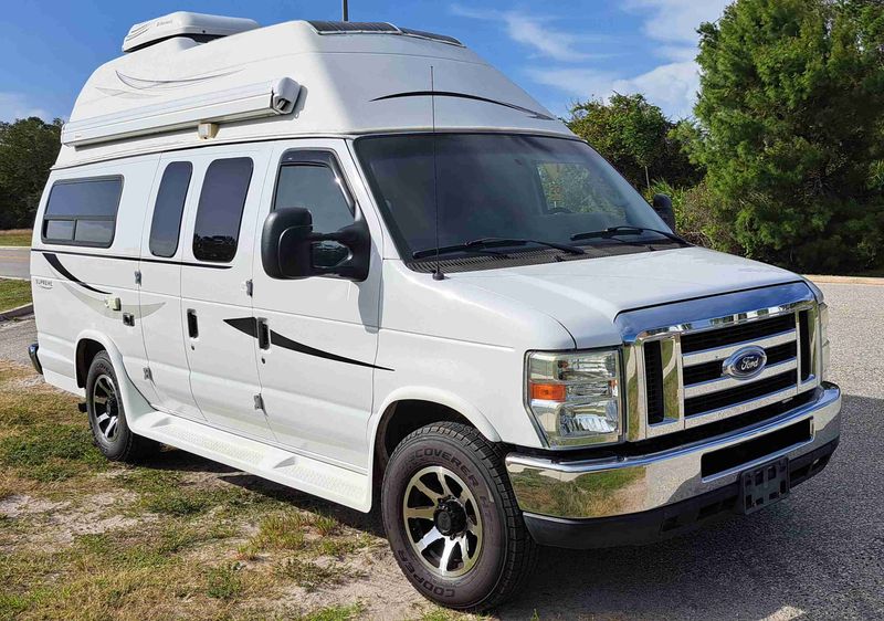 Picture 1/19 of a 2014 Genesis Supreme (E350) for sale in Melbourne, Florida