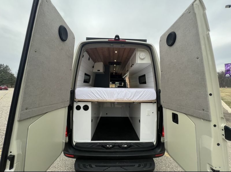 Picture 5/21 of a 2019 4x4 Sprinter for sale in Utica, Michigan