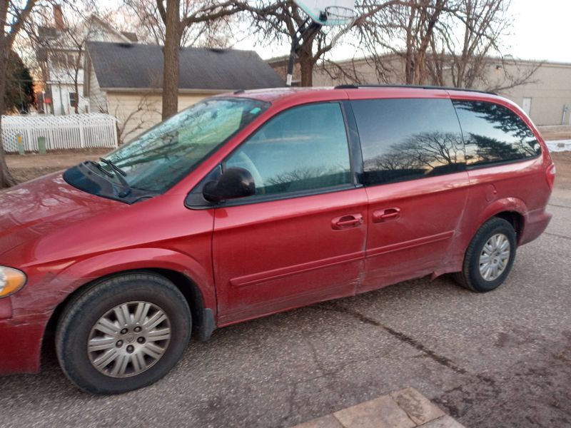 Picture 1/19 of a 2007 Chrysler Town & Country Camper for sale in Saint Peter, Minnesota