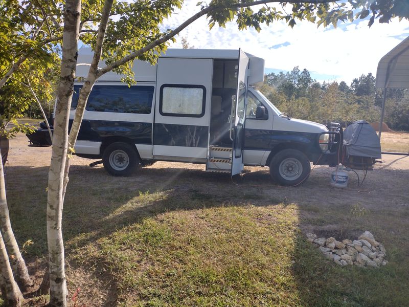 Picture 2/20 of a 2010 Ford E-350 Super Duty for sale in Milton, Florida