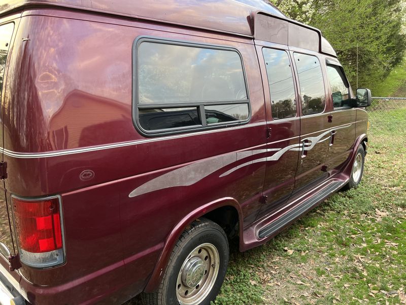 Picture 3/16 of a 2005 Ford E250 for sale in Sharpsburg, Georgia