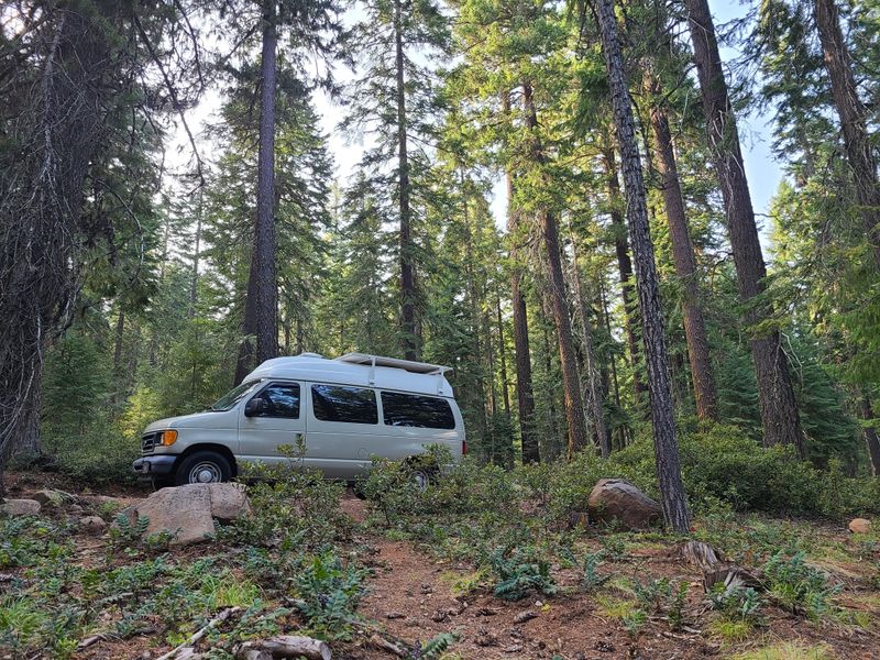 Picture 3/13 of a 2006 Ford E-150 Hightop Camper build for sale in Nashville, Tennessee