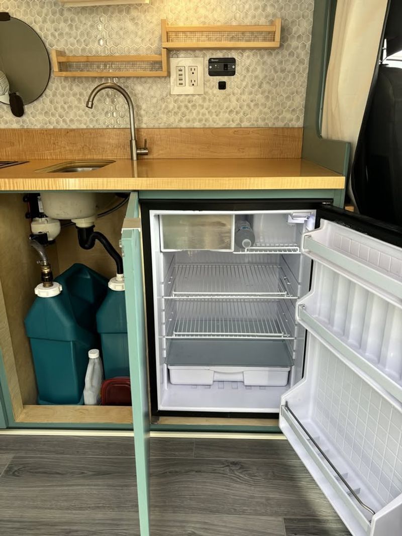 Picture 5/20 of a 2017 Dodge Ram Promaster Custom Van for sale in Wilmington, North Carolina