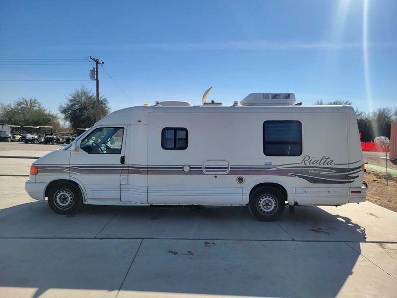 Picture 2/25 of a 1999 Rialta Winnebago  for sale in Quartzsite, Arizona
