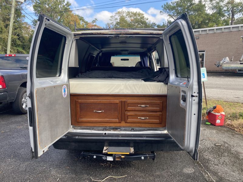 Picture 4/14 of a 2000 Ford Econoline E150 Weekender for sale in Wilmington, North Carolina