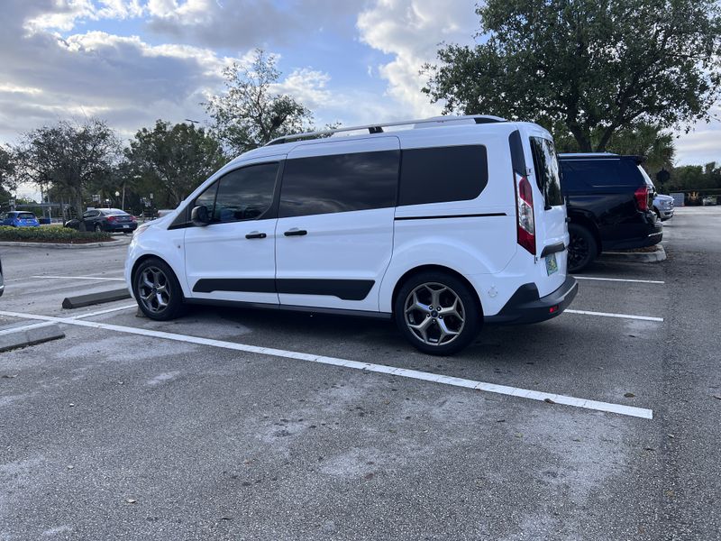 Picture 2/27 of a 2018 Ford Transit Connect XLT Ext (Price drop) for sale in Coral Springs, Florida