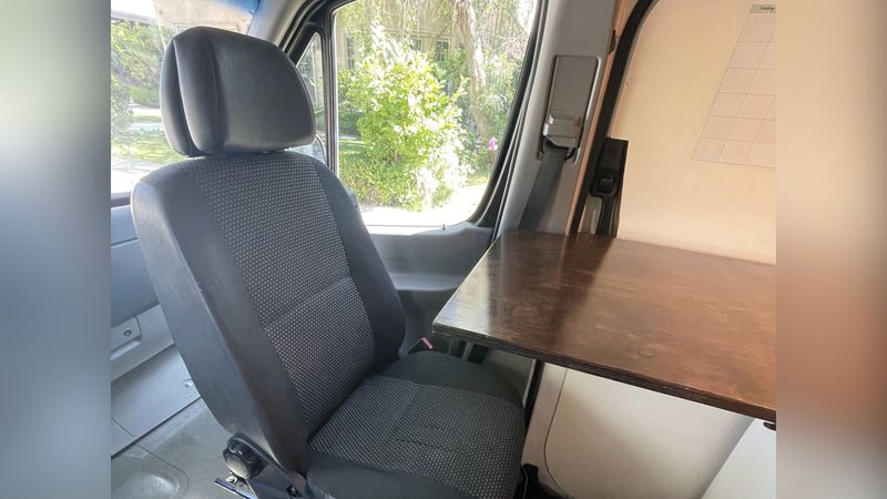 Picture 4/14 of a 2008 Freightliner Sprinter 2500 for sale in Los Angeles, California