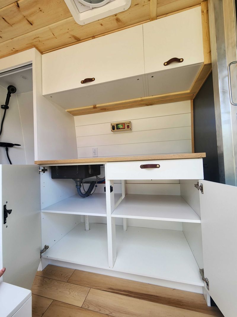 Picture 2/20 of a 2015 Mercedes Sprinter 170 for sale in Vancouver, Washington