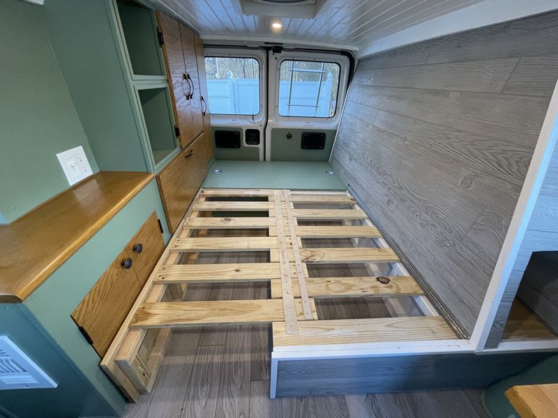 Picture 4/15 of a 2012 Ford E-350 Campervan for sale in Wanaque, New Jersey