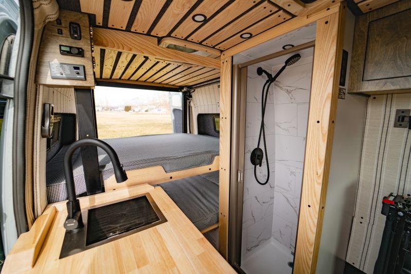 Picture 5/12 of a Voyager, New 4x4 Mercedes. (2 full sized beds)! for sale in Lindon, Utah