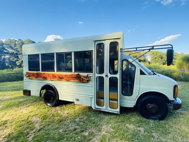 Picture 1/23 of a 2002 Chevy Collins 3500 Dually 4 Window Short Bus for sale in Wheeling, Illinois