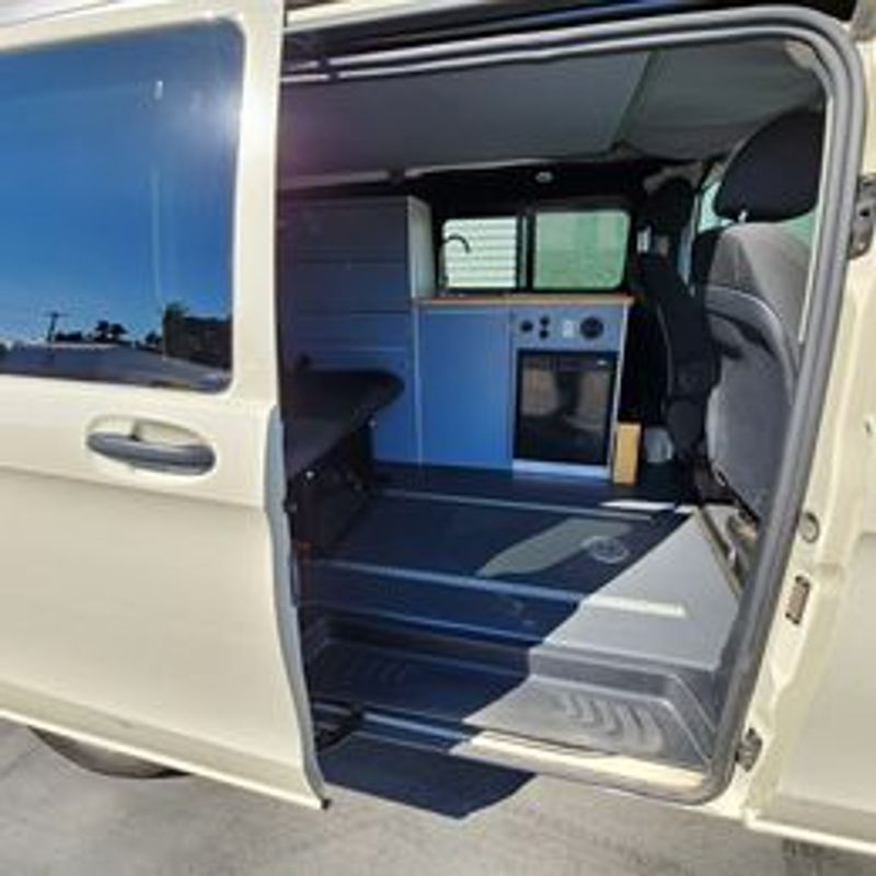 Picture 3/19 of a Mercedes-Benz 2022 Diverge metris cargo for sale in Los Angeles, California