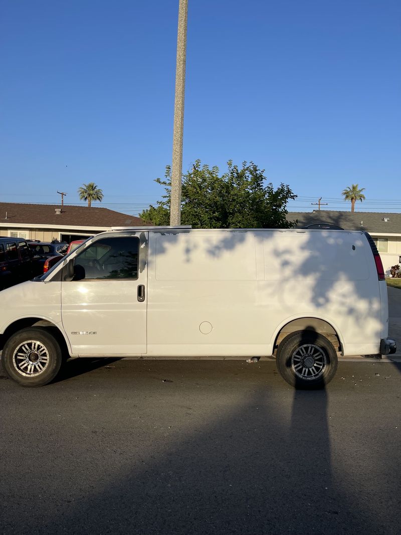 Picture 4/17 of a 1999 GMC Savana 3500 Camper Conversion  for sale in Redlands, California