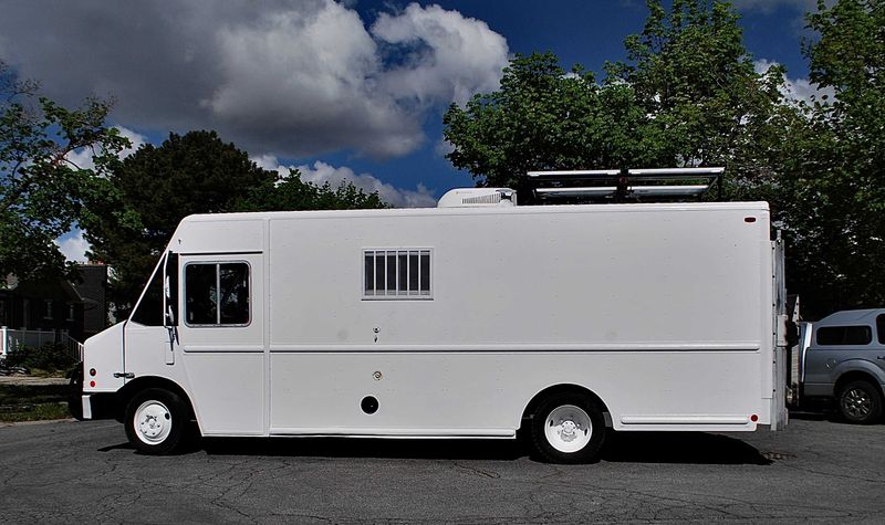 Picture 1/16 of a 2009 frightliner Mt45 Campervan for sale in West Valley City, Utah