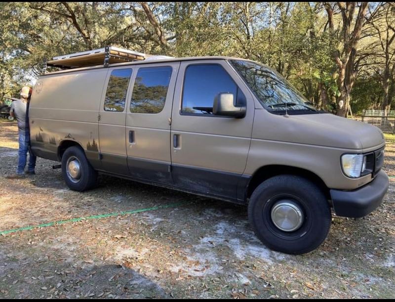 Picture 2/18 of a 1999 Ford Ecoline campervan for sale in Greenville, South Carolina