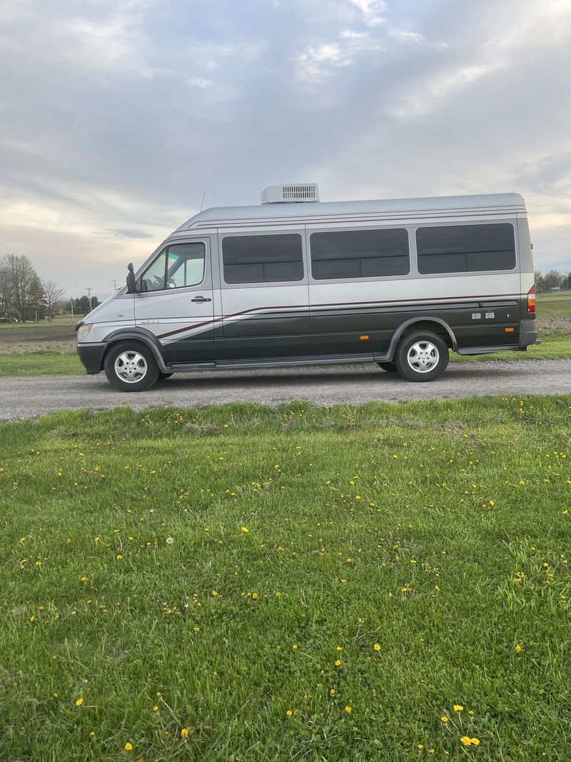 Picture 1/21 of a 2005 dodge sprinter for sale in Churubusco, Indiana