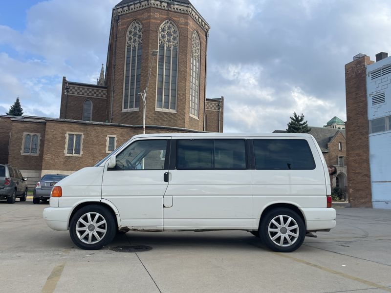Picture 1/9 of a 2001 Volkswagen Eurovan for sale in Detroit, Michigan