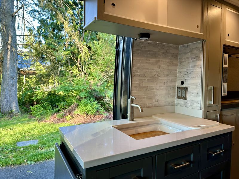 Picture 4/36 of a  2017 Ram Promaster 2500, Hi-roof, Automatic, B Class Van for sale in Snohomish, Washington
