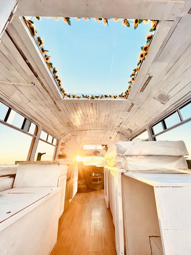 Picture 3/35 of a 🍃🤍 Eco Friendly  Camper  🤍🍃  SWING + SKYLIGHT for sale in Saint Petersburg, Florida