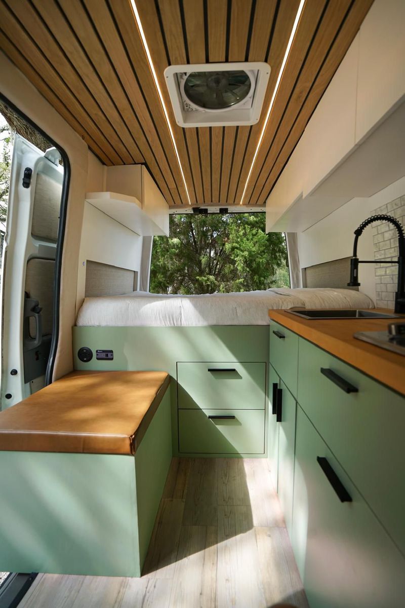 Picture 3/43 of a 2019 Nissan NV2500 Complete Campervan for sale in Columbus, Ohio