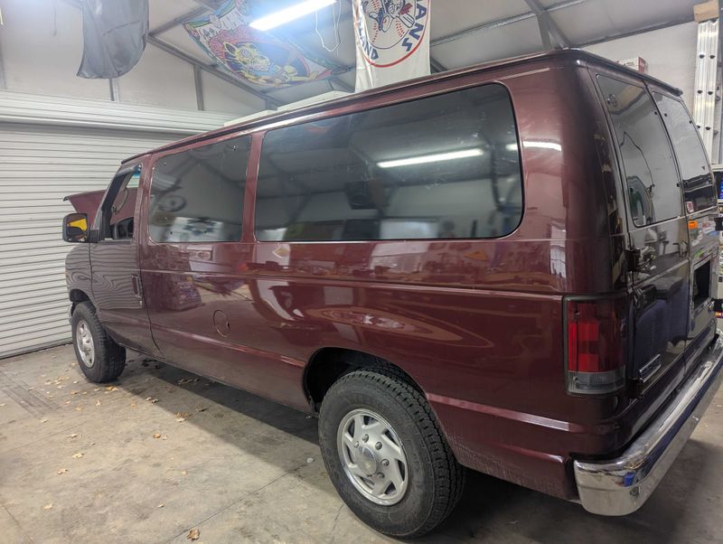 Picture 4/18 of a 2006 E-350 for sale in Avon Lake, Ohio